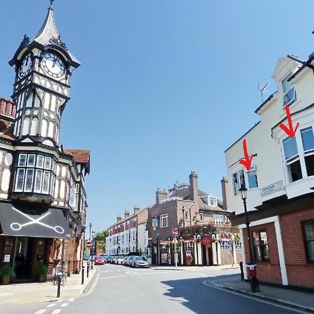 The Clock Tower Apartment - Spacious, Modern, 2 Bed Room Apartment , Southsea With Free Parking - Sleeps 4 Portsmouth Exterior foto